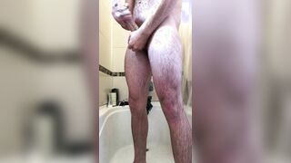 Supah-Warm white man with massive fuck-stick masturbates himself off in the douche