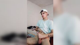 heterosexual stud masturbates watching fag porn