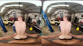 VRB Homo: Twunk Mechanic Gives Super-Hot Deepthroat-Job and Smashes Ass-Fuck before his Manager Coming | VR Porn