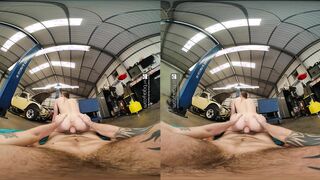 VRB Homo: Twunk Mechanic Gives Super-Hot Deepthroat-Job and Smashes Ass-Fuck before his Manager Coming | VR Porn