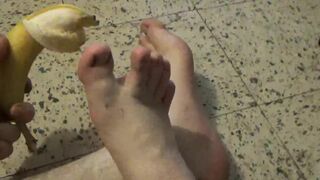 Foot Banana